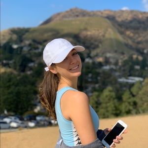 Meet your Posher, Julia